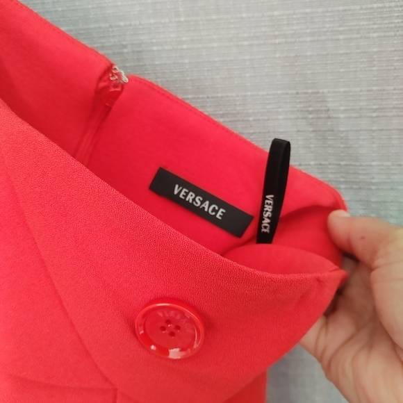Versace Red Pencil Skirt sz Italian 40 : US 4/6 with Button Detail & Logo Lining - Picture 4 of 8